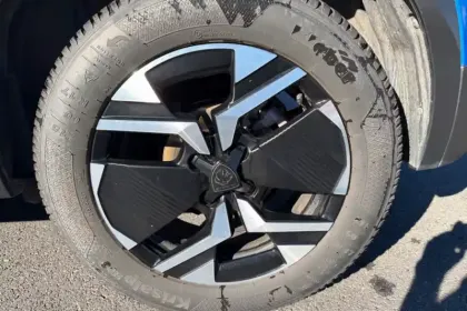 Photo 12 Peugeot 2008  Hybrid 136 e-DCS6