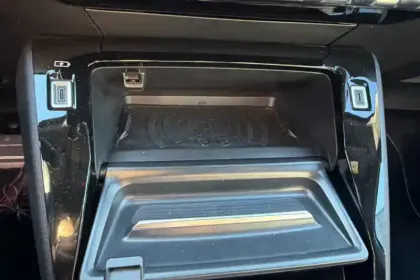 Photo 30 Peugeot 2008  Hybrid 136 e-DCS6