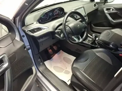 Photo 6 Peugeot 2008  BlueHDi 100ch S&S BVM5