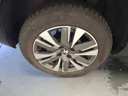 Photo 13 Peugeot 2008  BlueHDi 100ch S&S BVM5