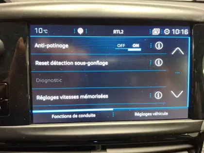 Photo 32 Peugeot 2008  BlueHDi 100ch S&S BVM5