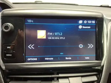 Photo 28 Peugeot 2008  BlueHDi 100ch S&S BVM5