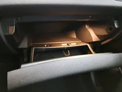 Photo 38 Renault Megane Mégane IV Berline Blue dCi 115 - 21N