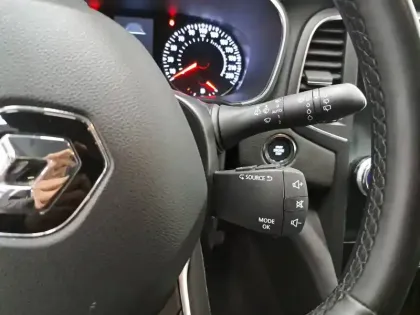 Photo 28 Renault Megane Mégane IV Berline Blue dCi 115 - 21N