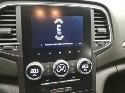 Photo 36 Renault Megane Mégane IV Berline Blue dCi 115 - 21N