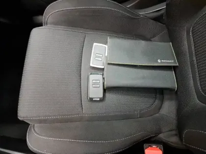 Photo 37 Renault Megane Mégane IV Berline Blue dCi 115 - 21N