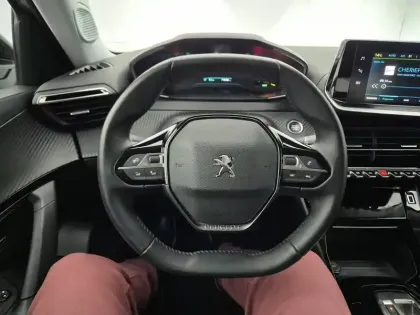 Photo 39 Peugeot 2008  Electrique 136 ch