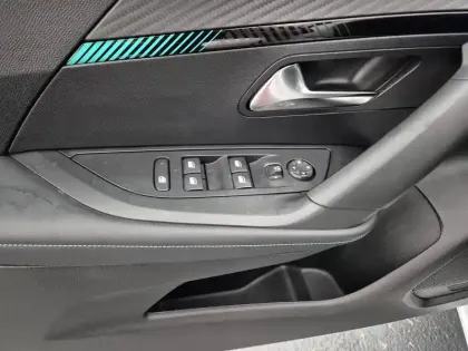 Photo 45 Peugeot 2008  Electrique 136 ch