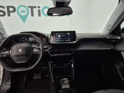 Photo 55 Peugeot 2008  Electrique 136 ch