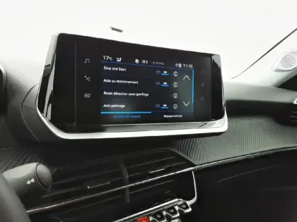 Photo 21 Peugeot 2008  PureTech 130 S&S EAT8