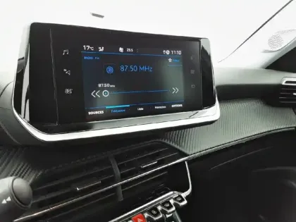 Photo 19 Peugeot 2008  PureTech 130 S&S EAT8