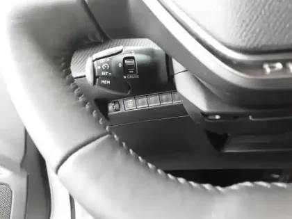 Photo 18 Peugeot 2008  PureTech 130 S&S EAT8