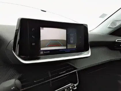 Photo 22 Peugeot 2008  PureTech 130 S&S EAT8