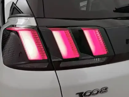 Photo 16 Peugeot 3008  1.2 Puretech 130ch S&S BVM6