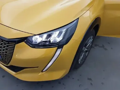 Photo 15 Peugeot 208  Electrique 50 kWh 136ch