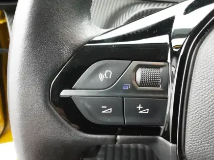 Photo 19 Peugeot 208  Electrique 50 kWh 136ch