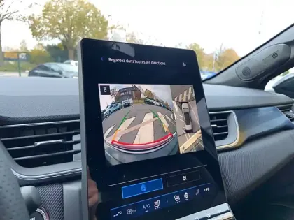 Photo 30 Renault Symbioz  E-Tech full hybrid 145