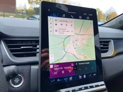 Photo 27 Renault Symbioz  E-Tech full hybrid 145