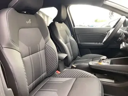 Photo 19 Renault Symbioz  E-Tech full hybrid 145