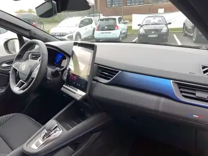 Photo 18 Renault Symbioz  E-Tech full hybrid 145