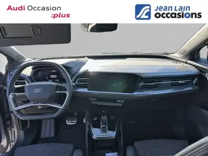 Photo 17 Audi Q4  e-tron 45 285 ch 82 kWh