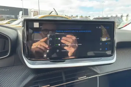 Photo 27 Peugeot 208  Hybrid 110 e-DCS6