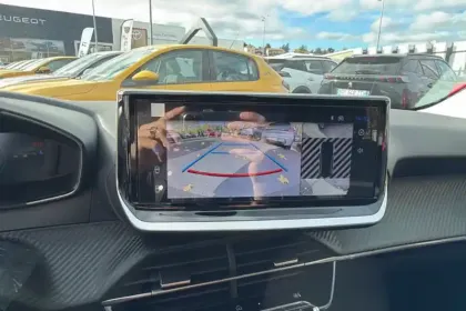 Photo 24 Peugeot 208  Hybrid 110 e-DCS6