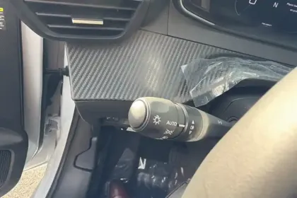 Photo 19 Peugeot 208  Hybrid 110 e-DCS6