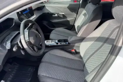 Photo 9 Peugeot 208  Hybrid 110 e-DCS6