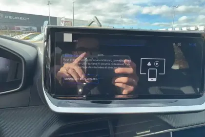 Photo 28 Peugeot 208  Hybrid 110 e-DCS6