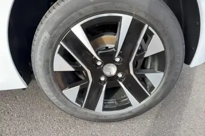 Photo 12 Peugeot 208  Hybrid 110 e-DCS6