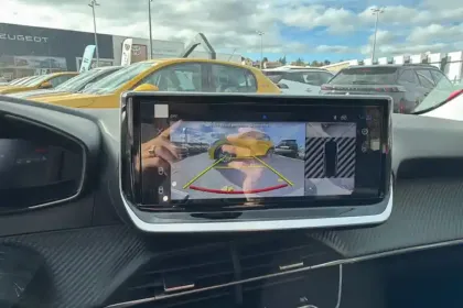 Photo 25 Peugeot 208  Hybrid 110 e-DCS6