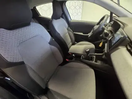 Photo 24 Renault Clio  Blue dCi 100 ch GSR2