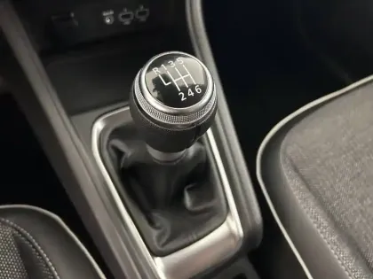 Photo 54 Renault Captur  mild hybrid 140