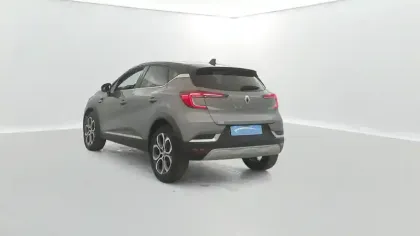 Photo 37 Renault Captur  mild hybrid 140