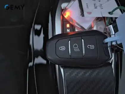 Photo 15 Peugeot 208  Electrique 50 kWh 136ch