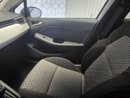 Photo 67 Renault Clio Gén. V (BJA) Ph1 NG Evolution 5