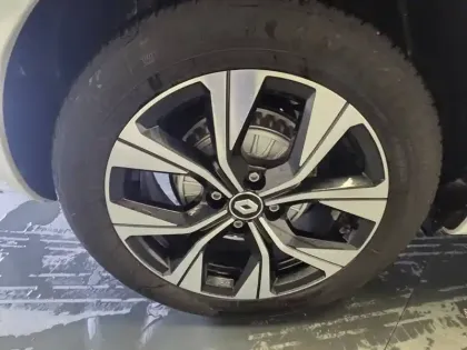 Photo 49 Renault Clio Gén. V (BJA) Ph1 NG Evolution 5