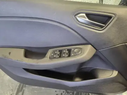 Photo 24 Renault Clio  Blue dCi 100