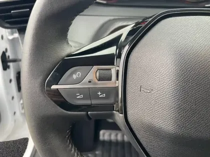 Photo 39 Peugeot 208  PureTech 75 S&S BVM5