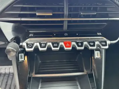 Photo 36 Peugeot 208  PureTech 75 S&S BVM5