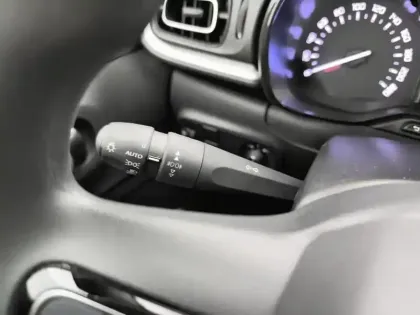 Photo 17 Citroën C3  PureTech 110 S&S BVM6 Shine