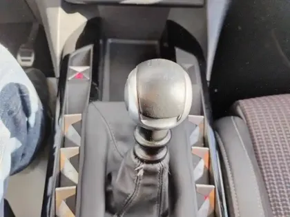 Photo 23 DS DS 3 DS3 Crossback PureTech 100 BVM6 Performance Line