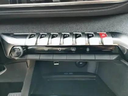 Photo 21 Peugeot 5008  PureTech 130ch S&S EAT8 Allure