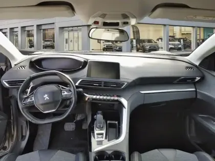 Photo 9 Peugeot 5008  PureTech 130ch S&S EAT8 Allure