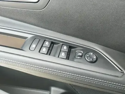 Photo 19 Peugeot 5008  PureTech 130ch S&S EAT8 Allure