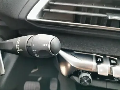 Photo 17 Peugeot 5008  PureTech 130ch S&S EAT8 Allure