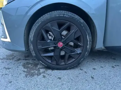 Photo 14 DS DS 4  Hybride E-Tense 225 EAT8 Performance Line