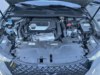 Photo 13 DS DS 4  Hybride E-Tense 225 EAT8 Performance Line