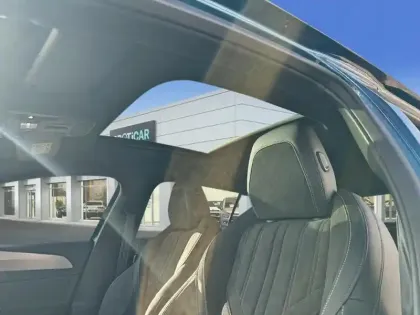 Photo 24 Peugeot 408  PHEV 225 e-EAT8 GT